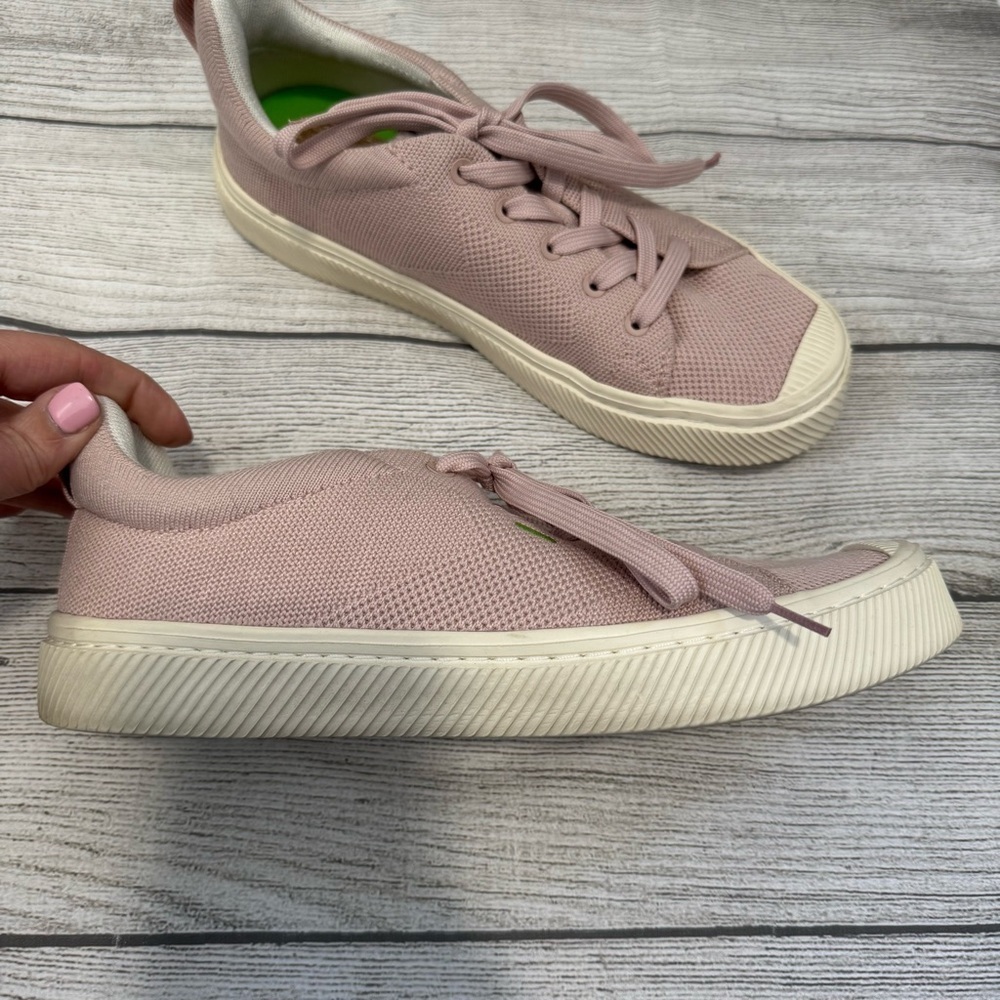 Cariuma Pinj Sustainable Sneakers - Picture 5 of 8